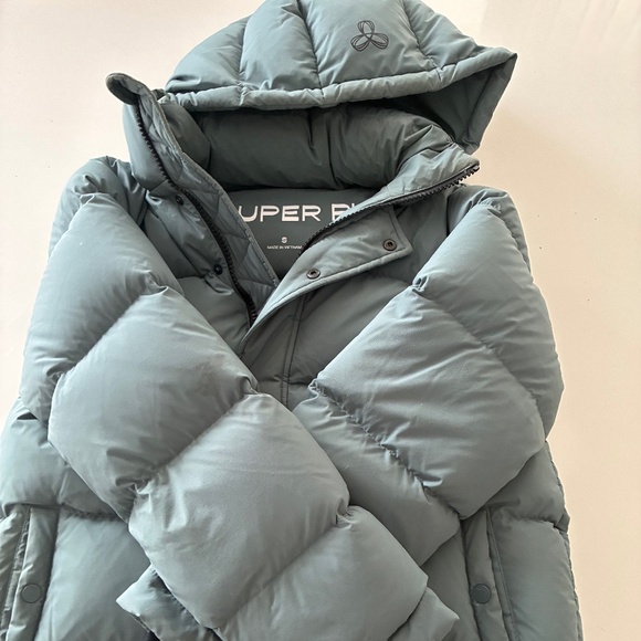 [S] Aritzia super puff in kelp green - Picture 1 of 5